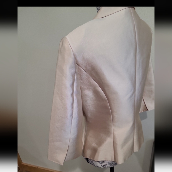 ADRIANNA Papell Women SZ 8P Gold Silk Blazer w/rosette front detail 3/4 sleeve - Picture 5 of 11